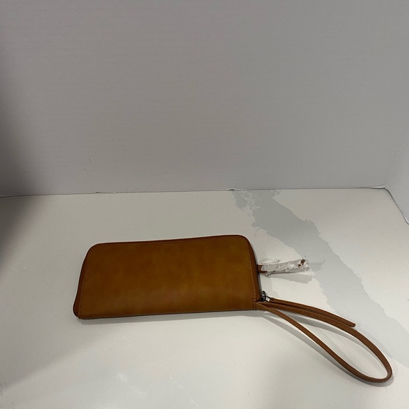 Free People Wristlet Wallet Brown Distressed Vegan Zip Around NWT - Picture 2 of 7